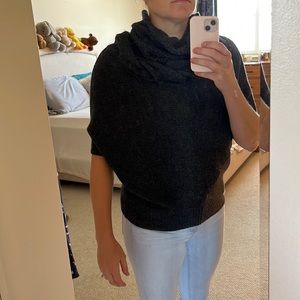 Vince Grey Shirt-Sleeve Turtleneck Sweater, size XS